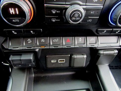 Used 2019 Chevrolet Silverado 1500 LT Trail Boss image 24