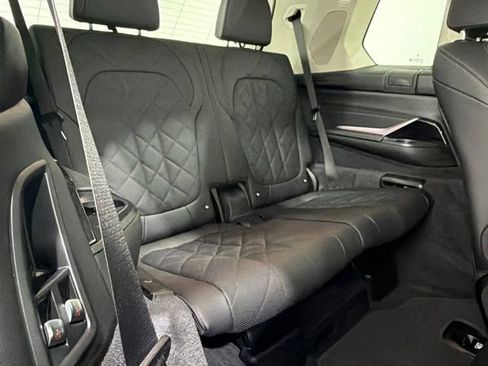 Used 2025 BMW X7 xDrive40i w/ Premium Package AWD/4WD image 27