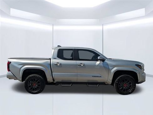 Used 2024 Toyota Tacoma SR5 AWD/4WD image 7