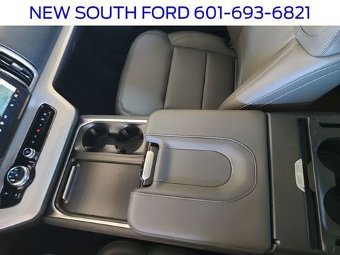 New 2026 Ford Expedition Active image 33