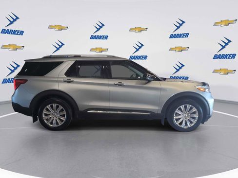 Used 2024 Ford Explorer Limited w/ Equipment Group 301A image 9