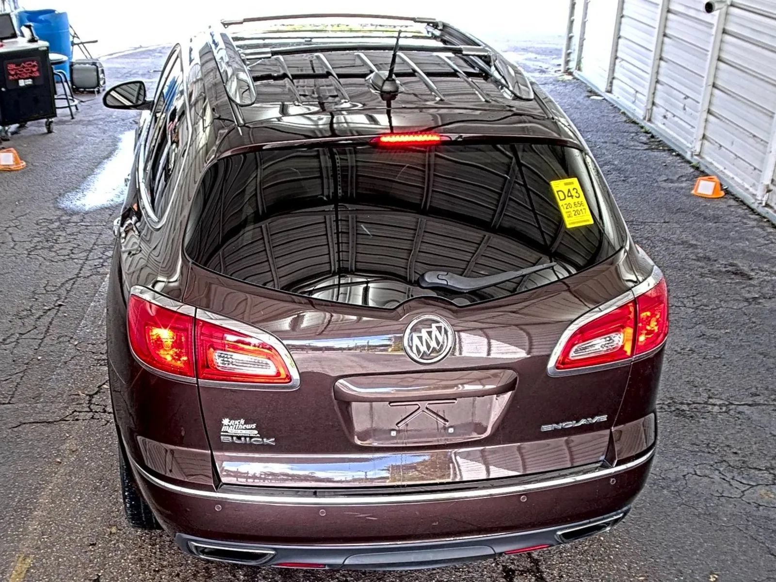 Used 2017 Buick Enclave Premium w/ Experience Buick Package FWD image 4
