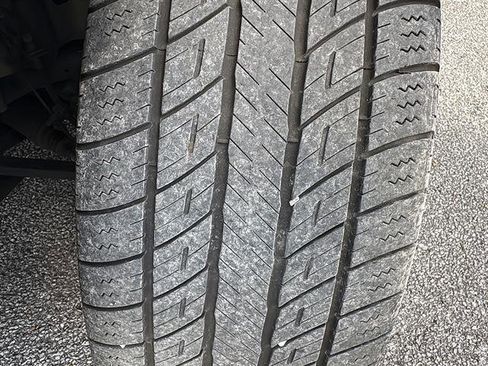 Used 2018 Chrysler 300 Limited RWD image 10