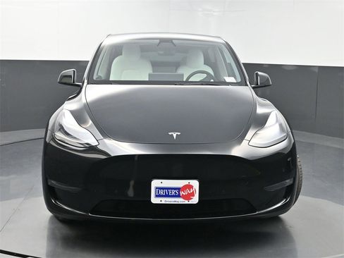 Used 2022 Tesla Model Y Performance image 37