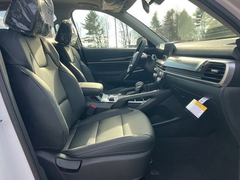 New 2025 Kia Telluride S image 15