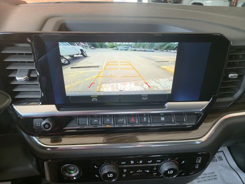 Used 2023 Chevrolet Silverado 1500 LT AWD/4WD image 22