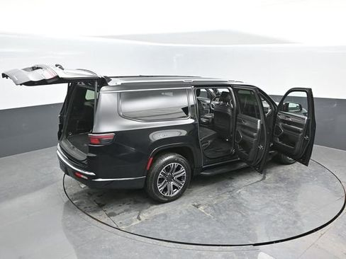 Used 2024 Jeep Wagoneer L Series II w/ Flexible Seating Group image 40