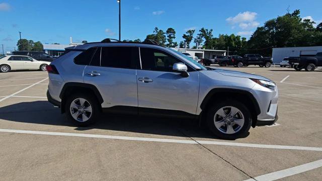Used 2022 Toyota RAV4 XLE w/ Convenience Package AWD/4WD image 9
