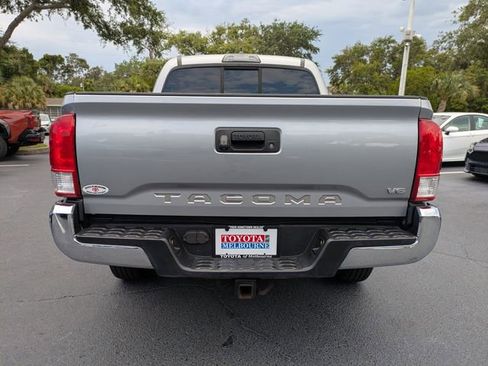 Used 2017 Toyota Tacoma SR5 w/ Tow Package RWD image 5