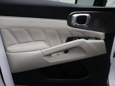 Used 2021 Kia Sorento SX image 17