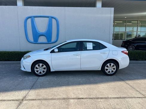 Used 2015 Toyota Corolla LE image 5