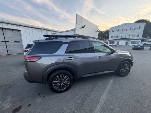 Used 2024 Nissan Pathfinder Rock Creek AWD/4WD image 6