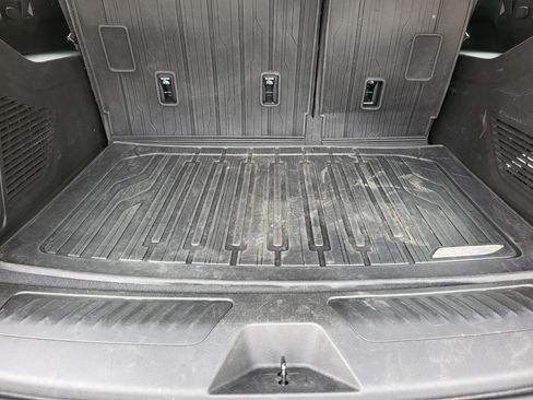 Used 2023 GMC Yukon XL SLT AWD/4WD image 27