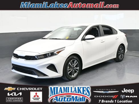 Used 2023 Kia Forte LXS image 1