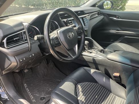 Used 2019 Toyota Camry SE FWD image 17