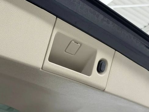 Used 2019 Cadillac Escalade Luxury RWD image 35