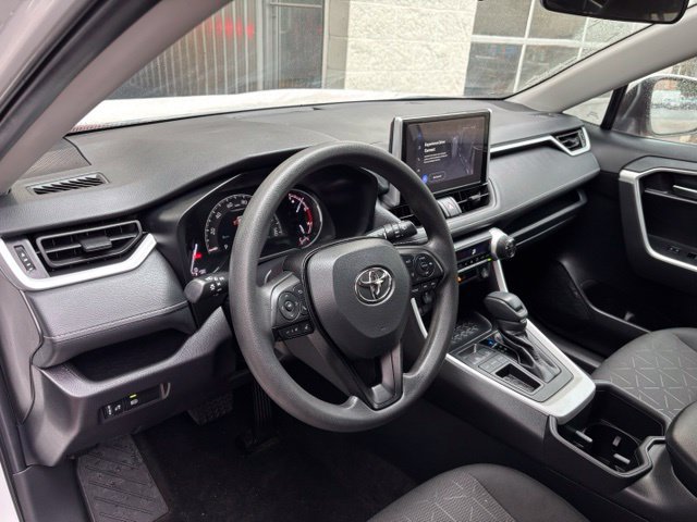 Used 2024 Toyota RAV4 XLE FWD image 15