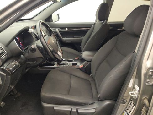 Used 2014 Kia Sorento LX AWD/4WD image 17