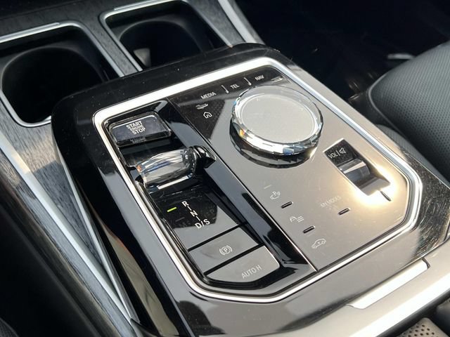 Used 2023 BMW 760i xDrive w/ Luxury Rear Seating Package AWD/4WD image 26