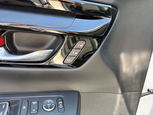 Used 2024 Honda CR-V EX-L image 12