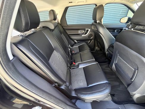 Used 2019 Land Rover Discovery Sport SE AWD/4WD image 14