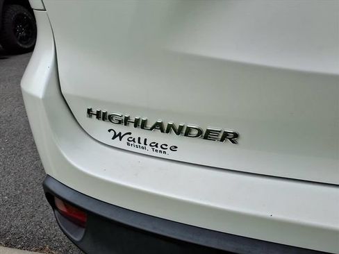 Used 2019 Toyota Highlander XLE AWD/4WD image 8