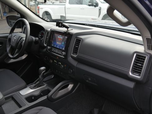 Certified 2022 Nissan Frontier SV w/ Technology Package image 24