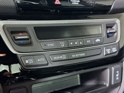 Used 2018 Honda Ridgeline RTL-E image 18