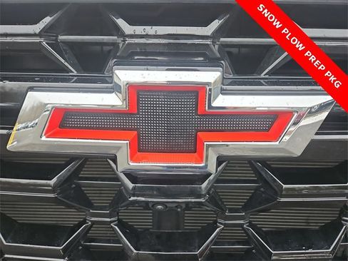 Used 2025 Chevrolet Silverado 2500 ZR2 w/ Technology Package image 32