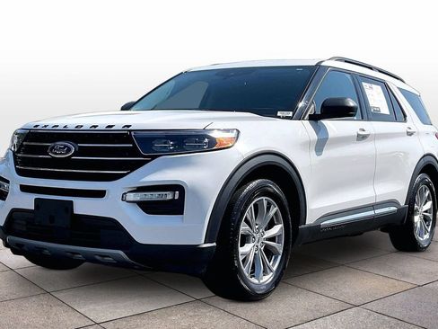 Certified 2023 Ford Explorer XLT w/ Equipment Group 202A RWD image 12