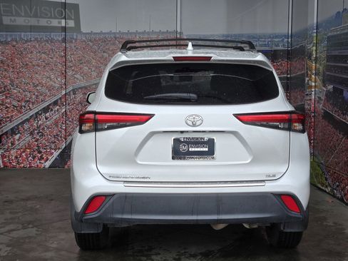 Certified 2022 Toyota Highlander XLE image 7