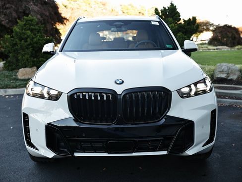 New 2026 BMW X5 sDrive40i image 13