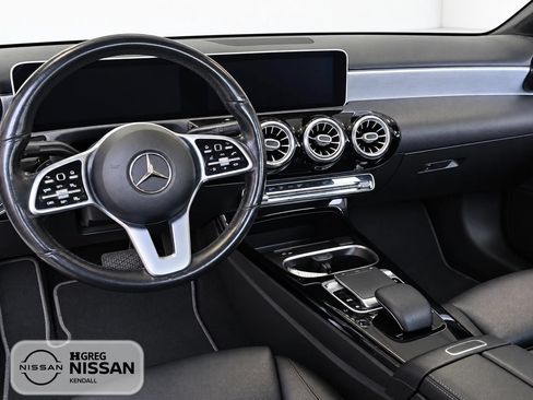 Used 2019 Mercedes-Benz A 220 4MATIC image 9