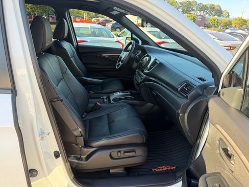 Used 2022 Honda Passport TrailSport image 11