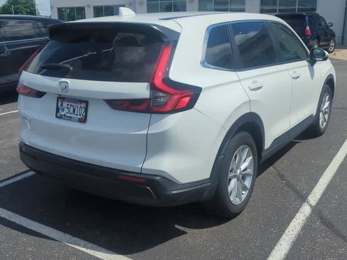 Used 2023 Honda CR-V EX image 3