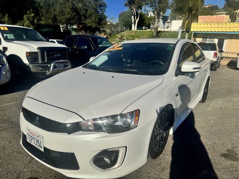 Used 2017 Mitsubishi Lancer ES image 3