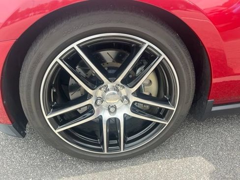 Used 2011 Ford Mustang GT Premium w/ Comfort Pkg RWD image 18