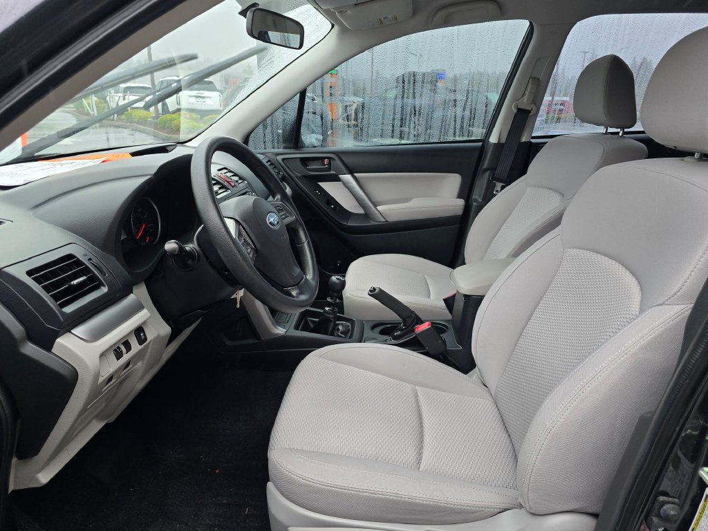 Used 2014 Subaru Forester 2.5i AWD/4WD image 8