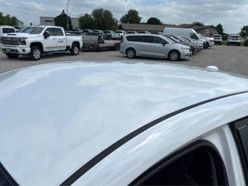 Used 2023 Nissan Sentra SV FWD image 12