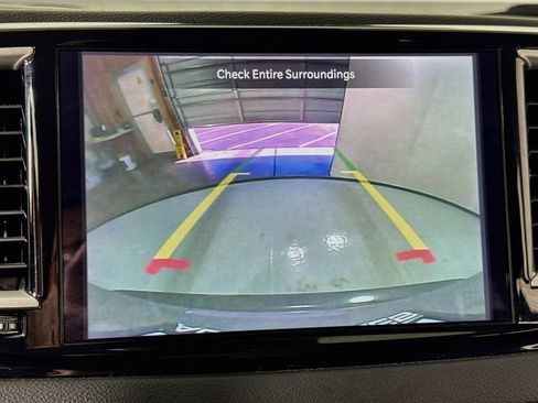 Used 2022 Chrysler Pacifica Touring-L FWD image 38