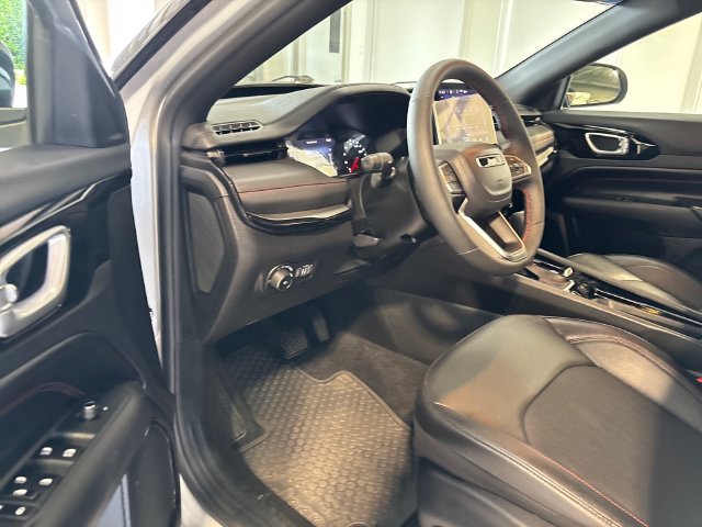 Used 2026 Jeep Compass Trailhawk AWD/4WD image 7