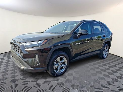 Used 2024 Toyota RAV4 XLE FWD image 3