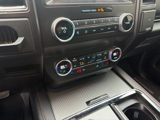 Used 2020 Ford Expedition Limited w/ Equipment Group 303A AWD/4WD image 28