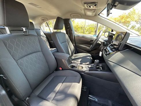 Used 2024 Toyota Corolla LE FWD image 32