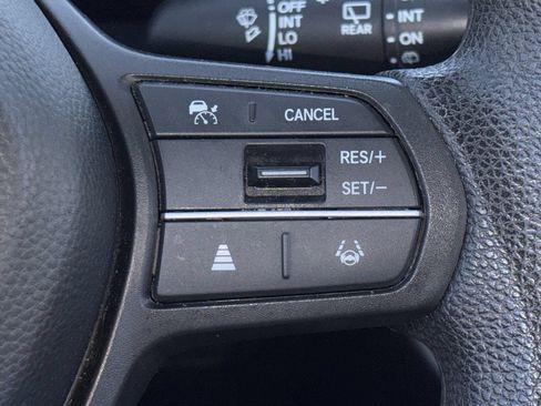 Used 2023 Honda HR-V LX image 15