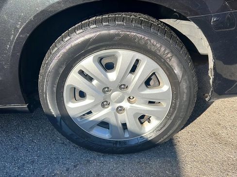 Used 2019 Dodge Grand Caravan SE w/ UConnect Hands-Free Group image 11