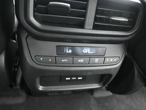 Used 2025 Honda Pilot EX-L image 13