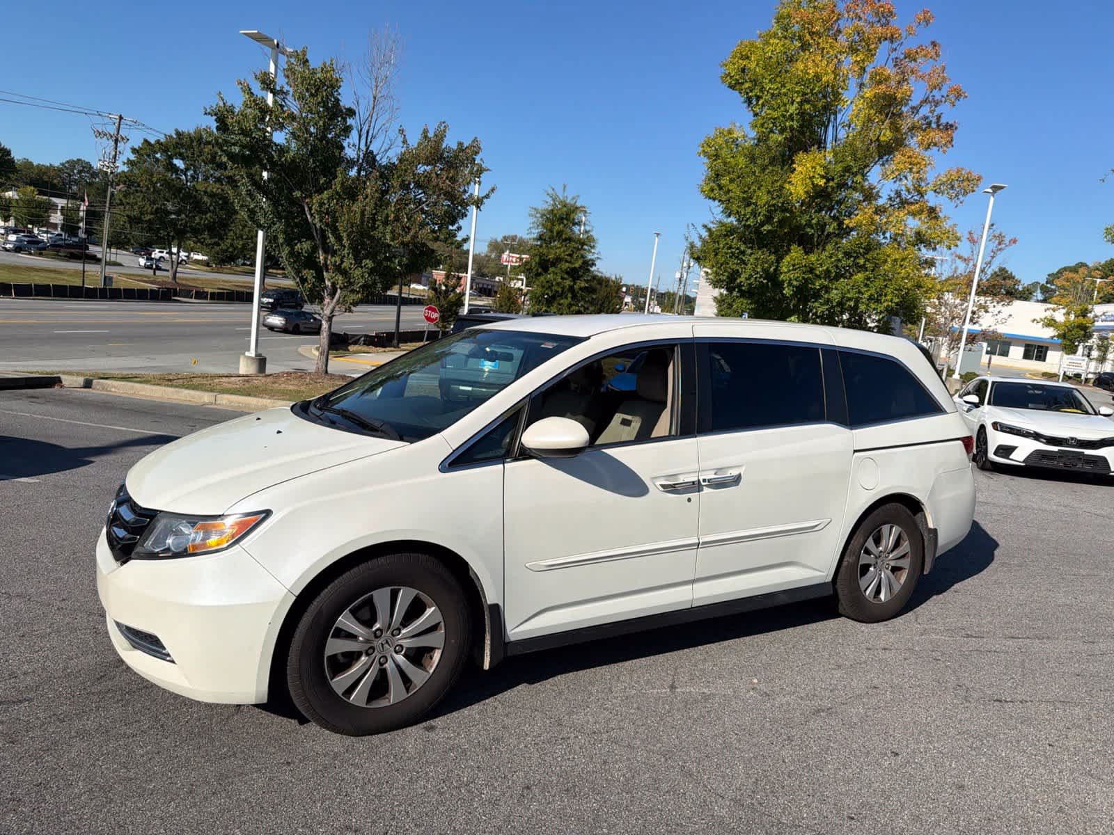 Used 2016 Honda Odyssey SE image 5
