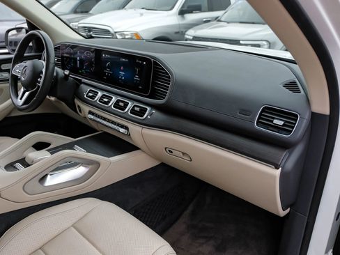 Used 2020 Mercedes-Benz GLS 450 4MATIC image 19