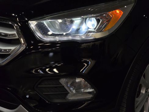 Used 2018 Ford Escape SEL image 15